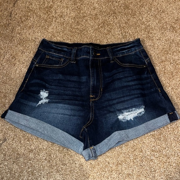 Kendall and Kylie Icon Short size 7 - Picture 1 of 5